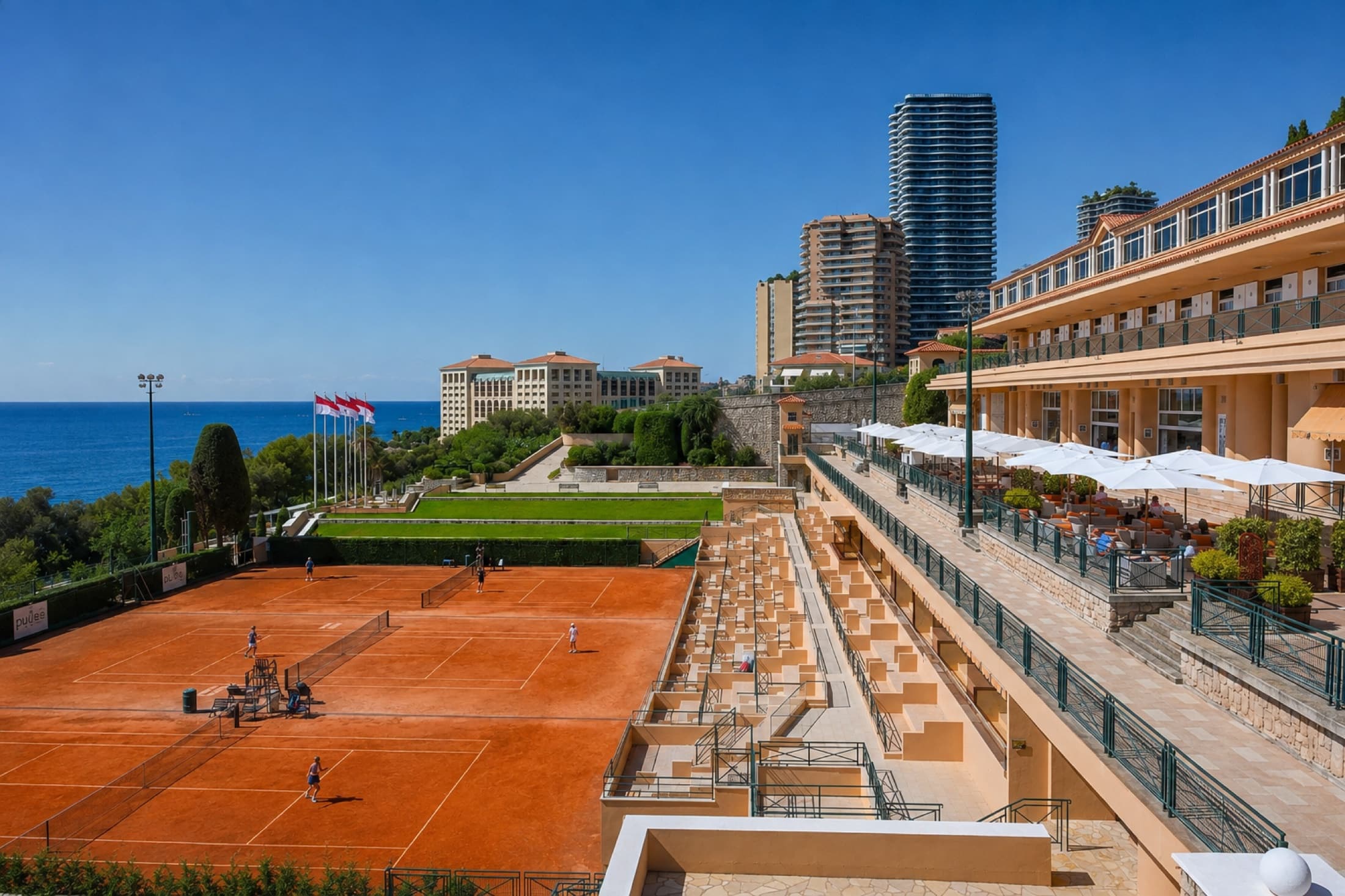 Campi da tennis in terra battuta affacciati sul Mediterraneo a Monte-Carlo